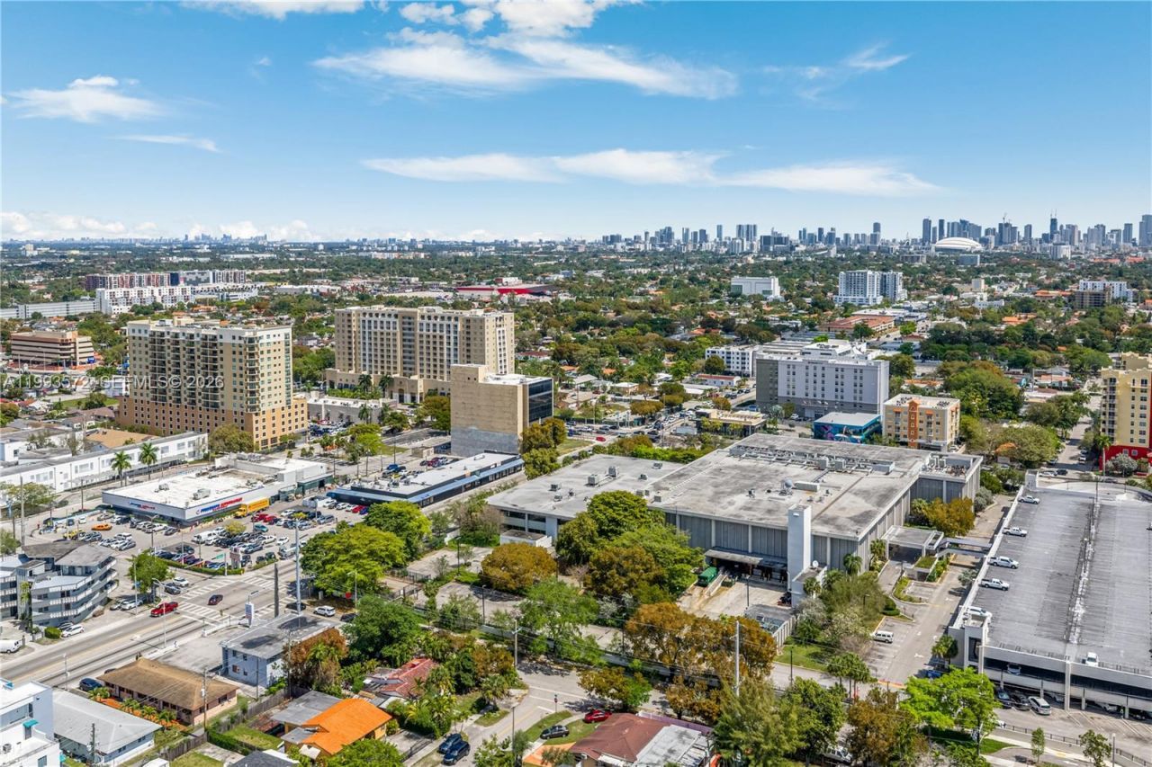 4301 SW 1st St, Miami, FL 33134 Photo