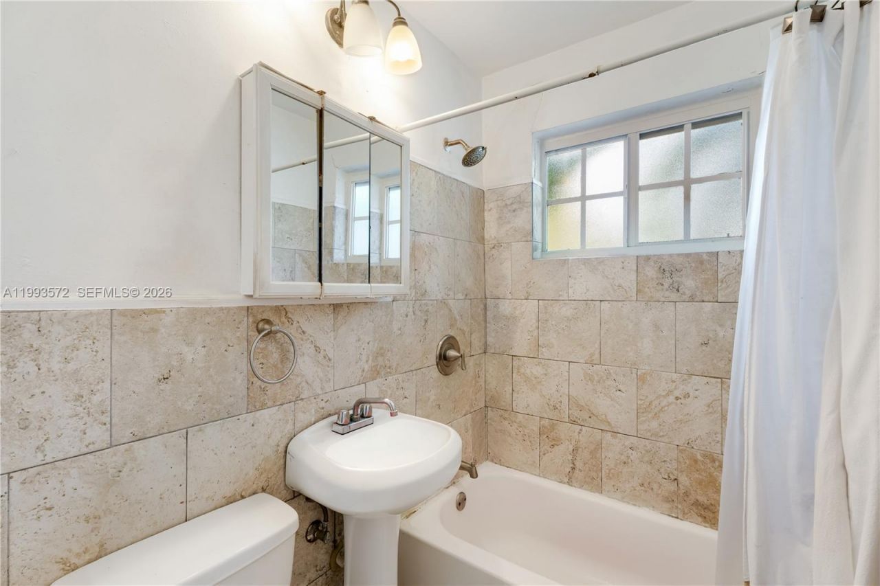 4301 SW 1st St, Miami, FL 33134 Photo