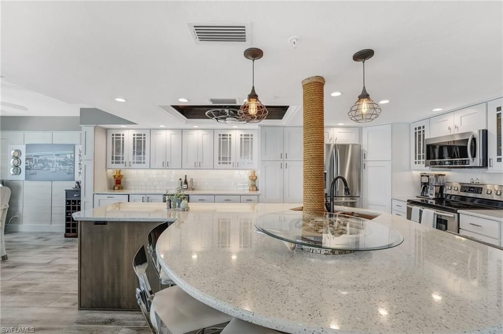 345 Mango St, Unit 401, Fort Myers Beach, FL 33931 Photo
