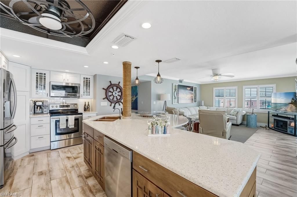 345 Mango St, Unit 401, Fort Myers Beach, FL 33931 Photo