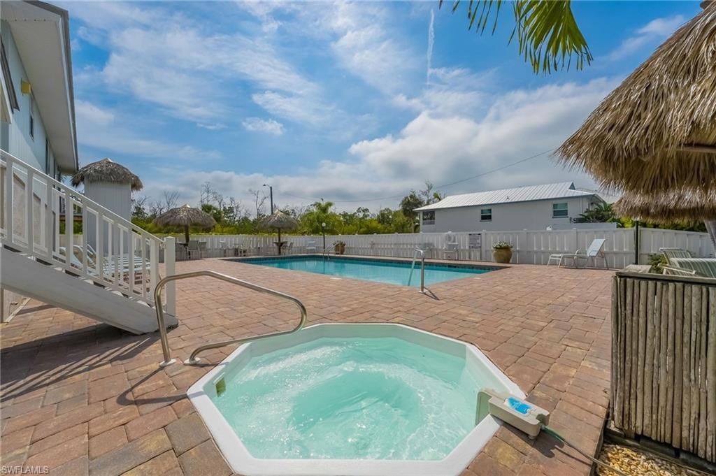 345 Mango St, Unit 401, Fort Myers Beach, FL 33931 Photo