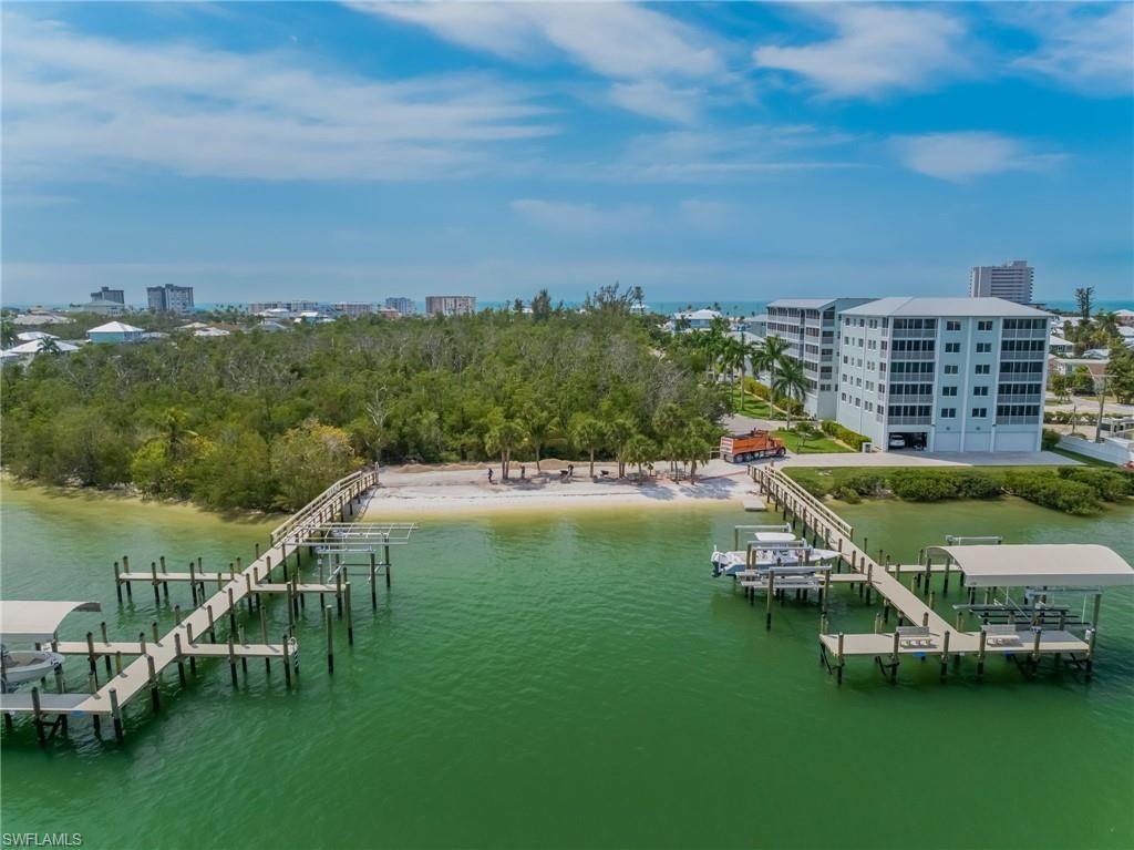 345 Mango St, Unit 401, Fort Myers Beach, FL 33931 Photo