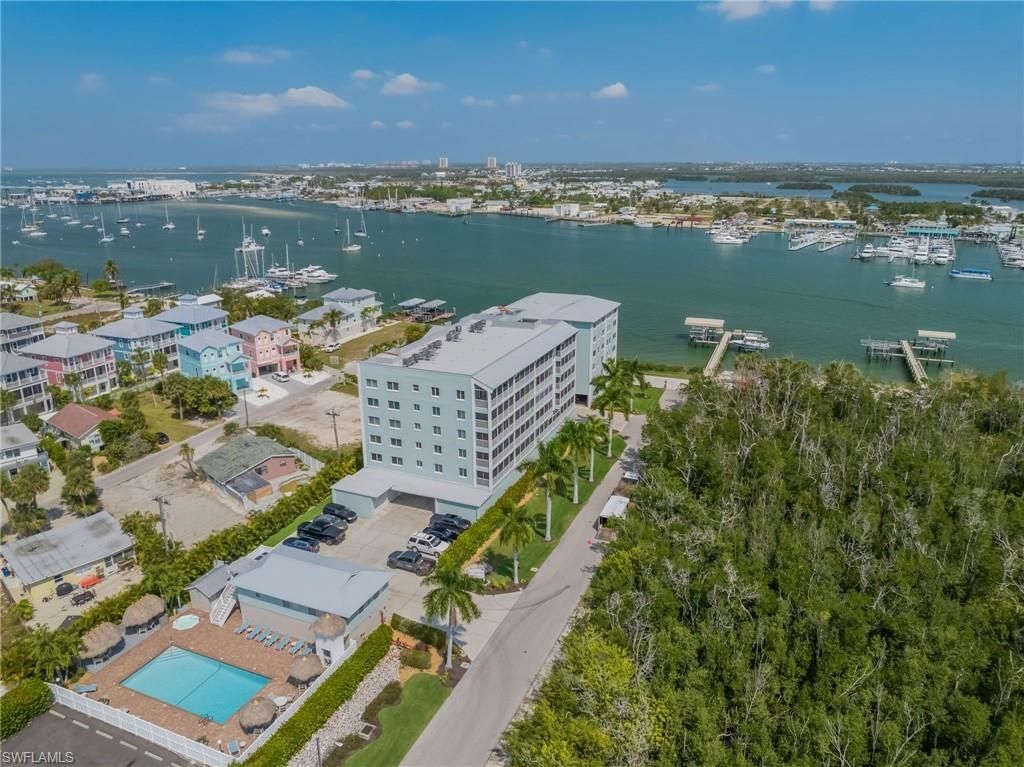 345 Mango St, Unit 401, Fort Myers Beach, FL 33931 Photo