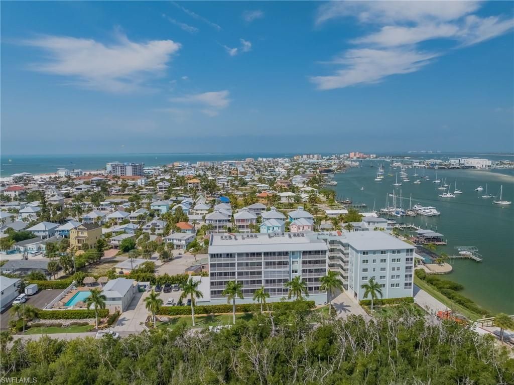 345 Mango St, Unit 401, Fort Myers Beach, FL 33931 Photo