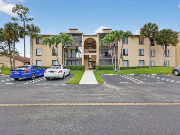 624 Sea Pine Way, Unit B3, Greenacres, FL 33415