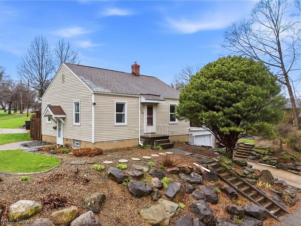 1734 Tonawanda Avenue , Akron, OH 44305