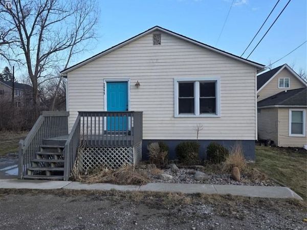 2845 School Lake Drive , Brighton Twp, MI 48114