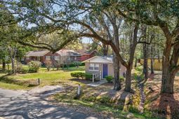 235 Germantown Rd photo 4