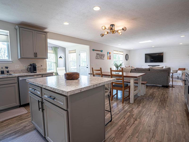 8649 Conestoga Valley Drive, Blacklick, OH 43004 Photo 7