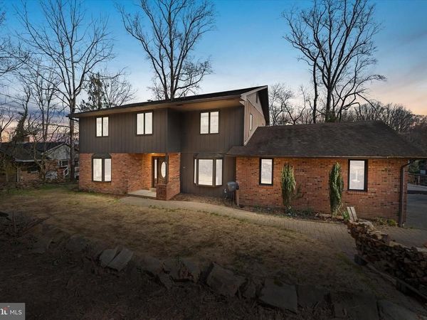 707 PINE RIDGE LANE, HOCKESSIN, DE 19707