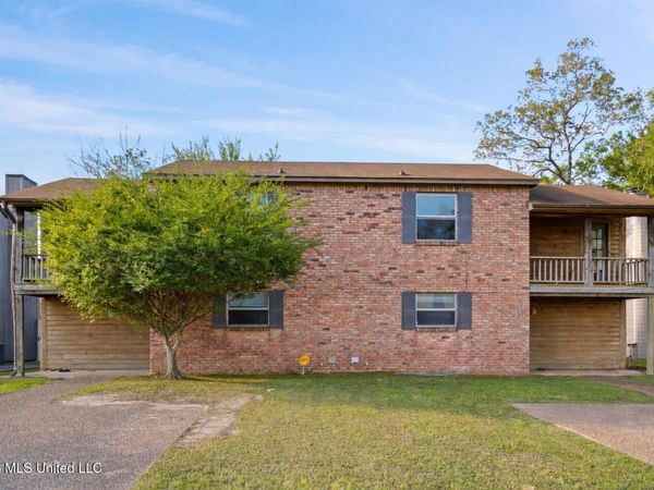 2337 River Oaks Boulevard, Jackson, MS 39211