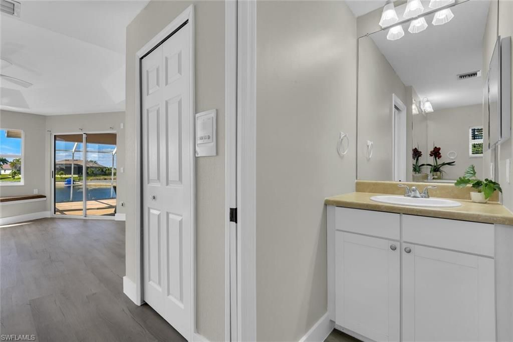 814 NW 11th Pl, Cape Coral, FL 33993 Photo