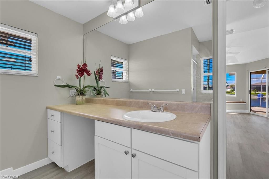 814 NW 11th Pl, Cape Coral, FL 33993 Photo