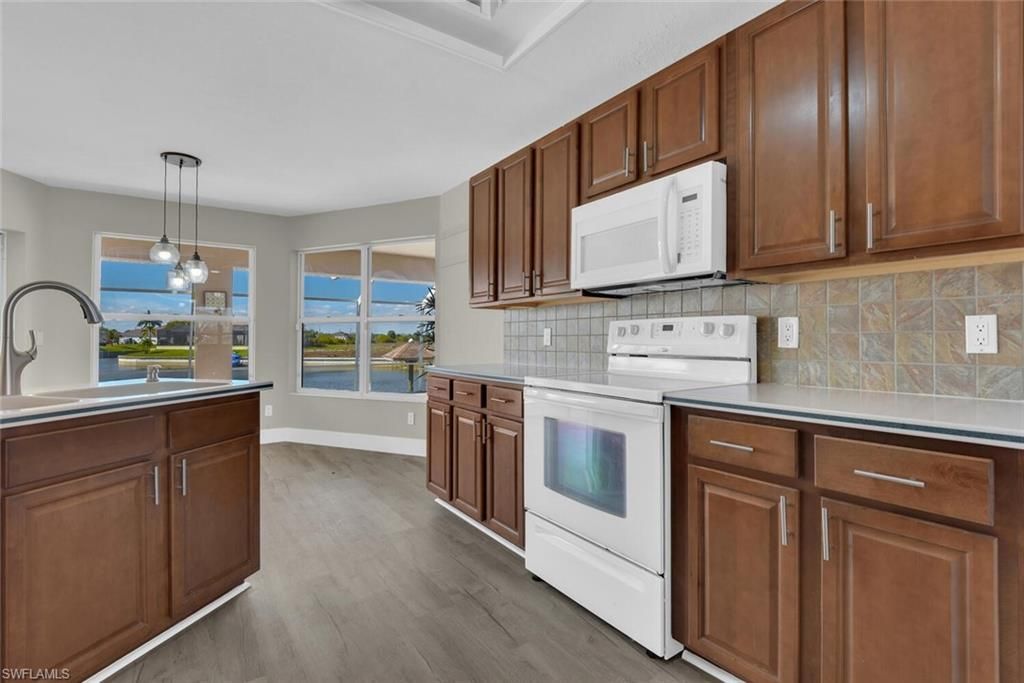 814 NW 11th Pl, Cape Coral, FL 33993 Photo