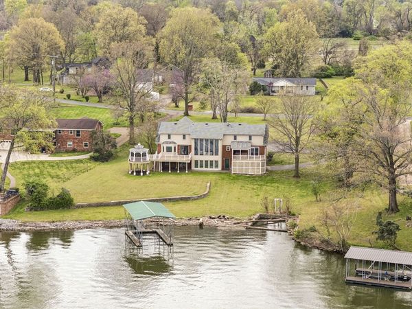 3211 Lakeshore Dr , Old Hickory, TN 37138