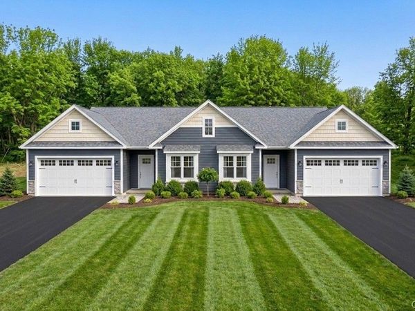 2B Free Fall Lane , Syracuse, NY 13215