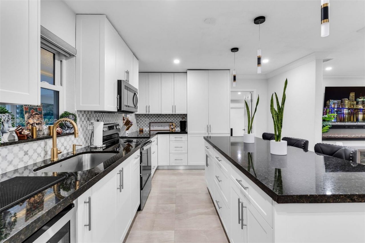 24655 SW 212th Ave , Homestead, FL 33031 Photo