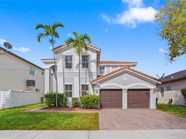 18140 NW 90th Ave , Hialeah, FL 33018