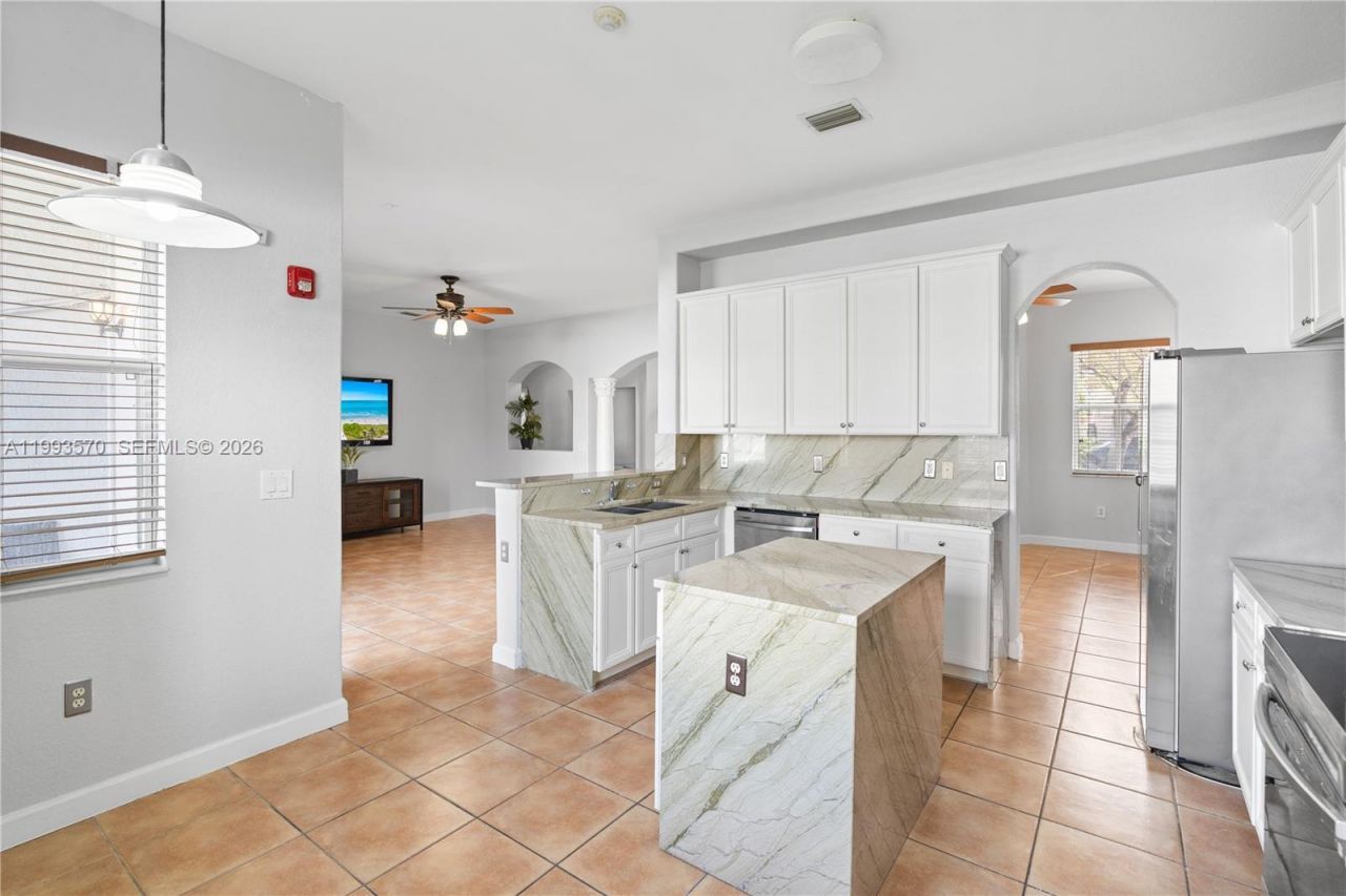 18140 NW 90th Ave, Hialeah, FL 33018 Photo