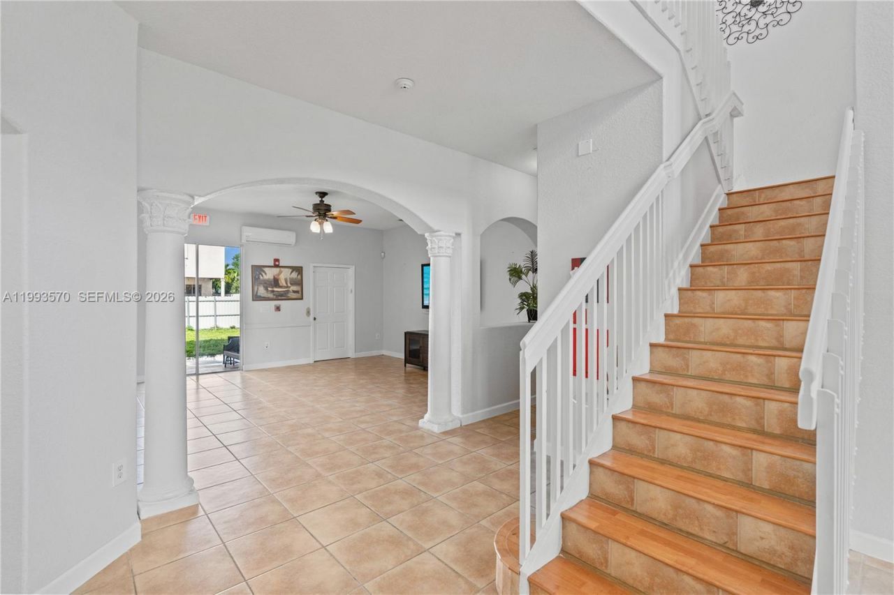 18140 NW 90th Ave, Hialeah, FL 33018 Photo