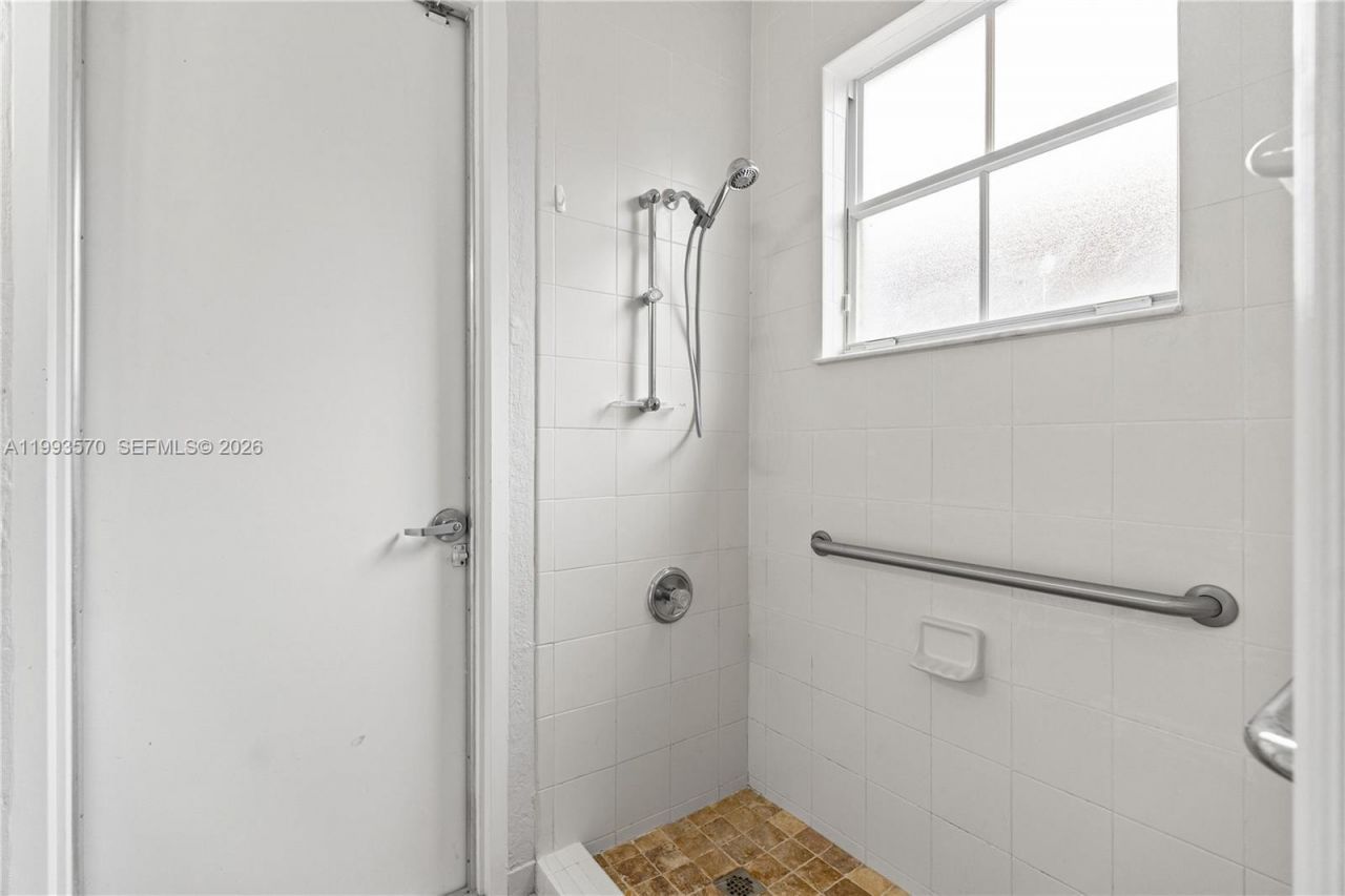 18140 NW 90th Ave, Hialeah, FL 33018 Photo