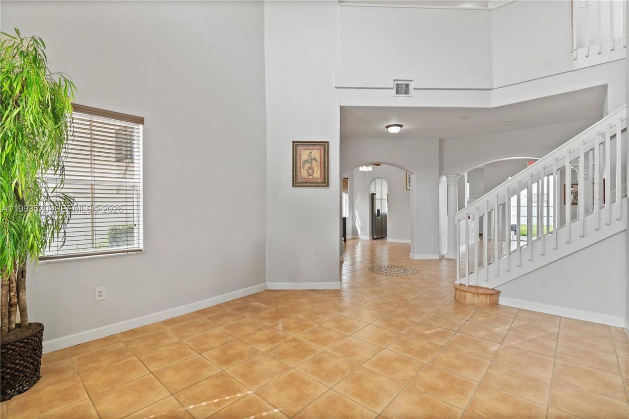 18140 NW 90th Ave, Hialeah, FL 33018 Photo