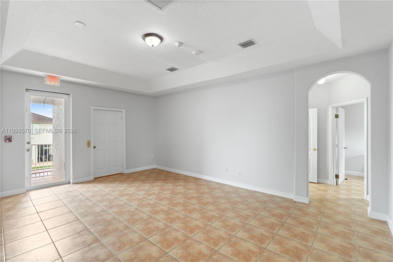 18140 NW 90th Ave, Hialeah, FL 33018 Photo