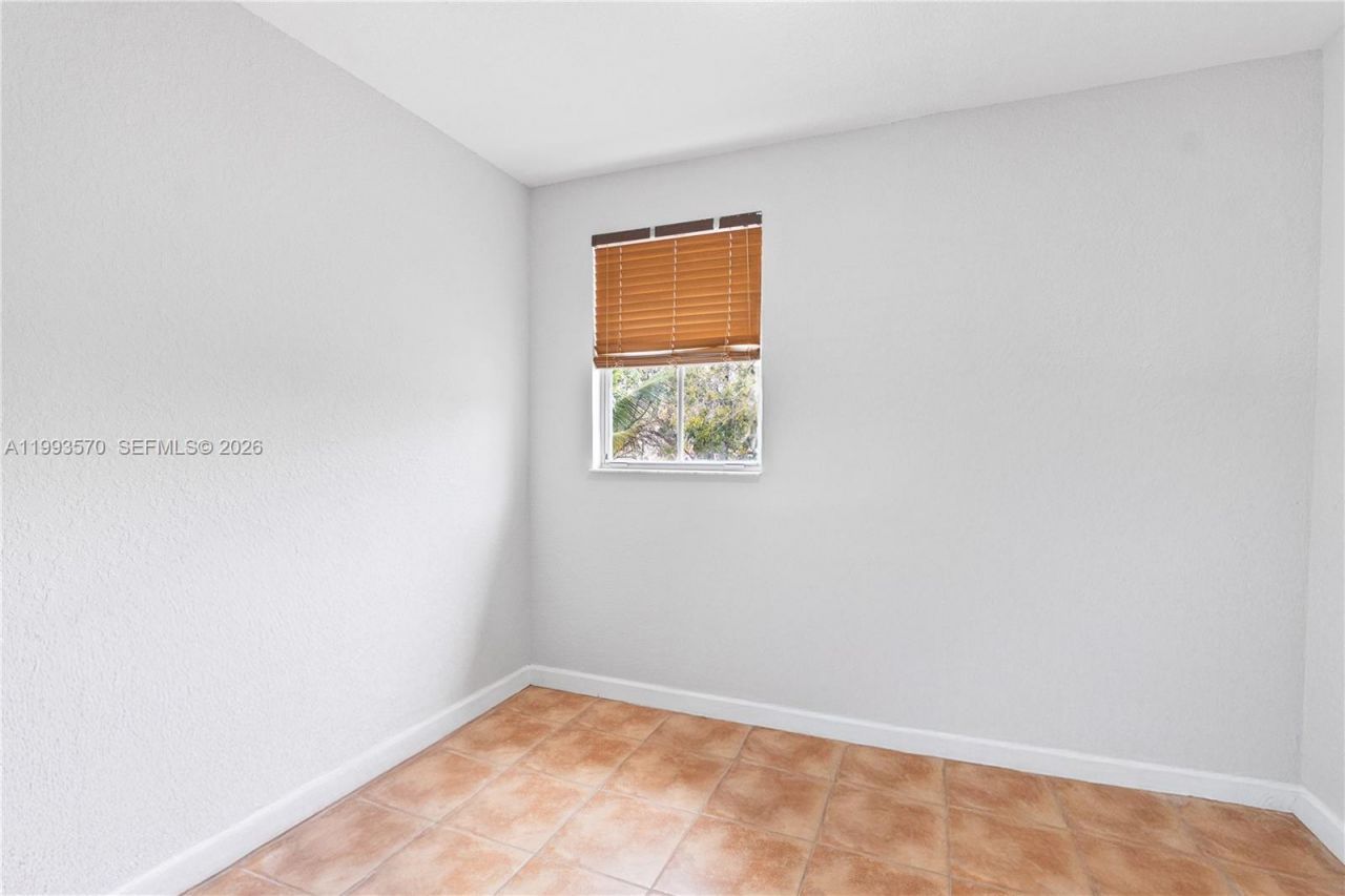 18140 NW 90th Ave, Hialeah, FL 33018 Photo
