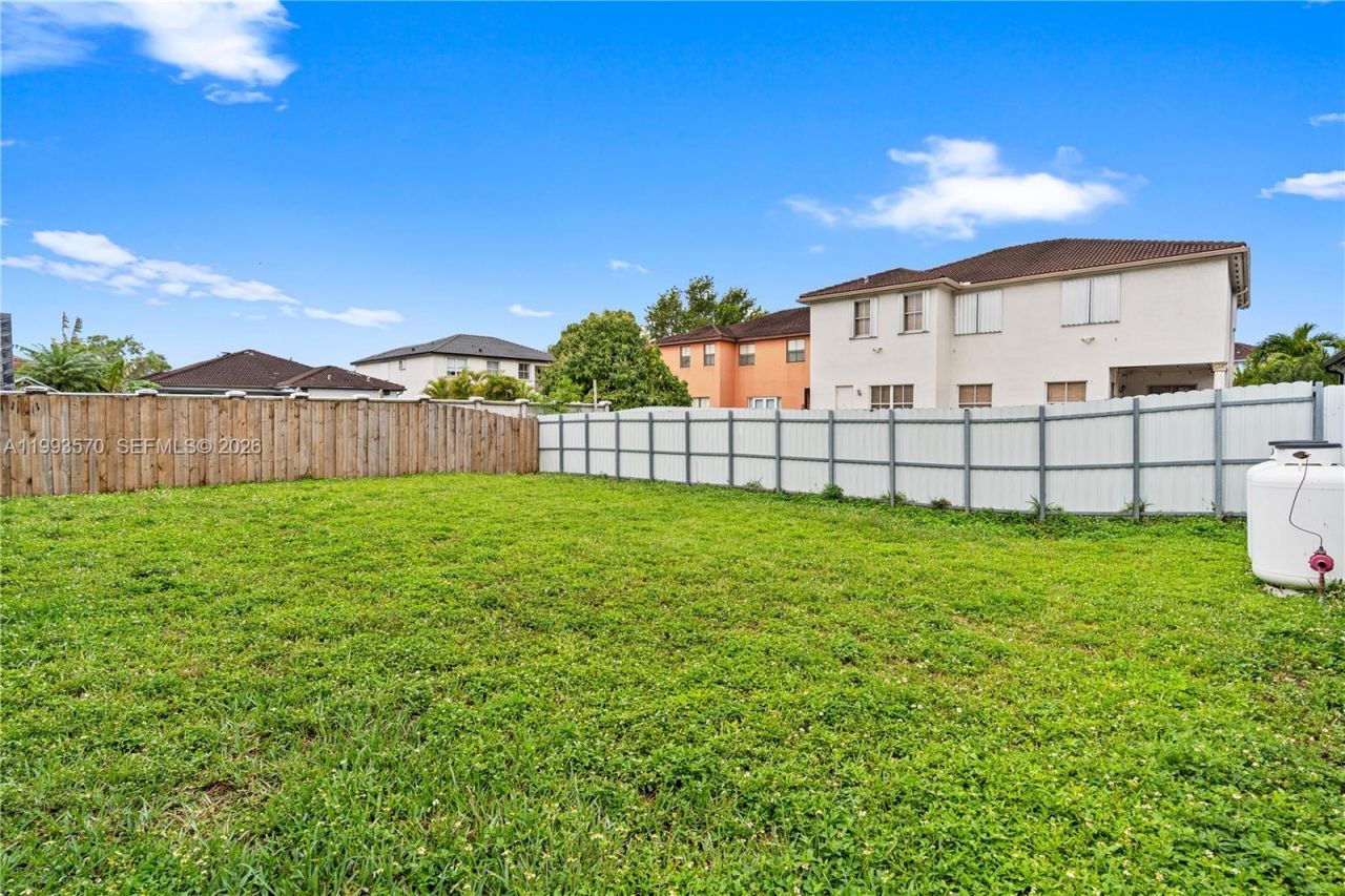 18140 NW 90th Ave, Hialeah, FL 33018 Photo
