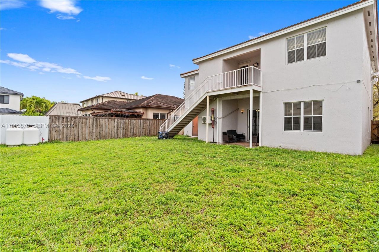 18140 NW 90th Ave, Hialeah, FL 33018 Photo