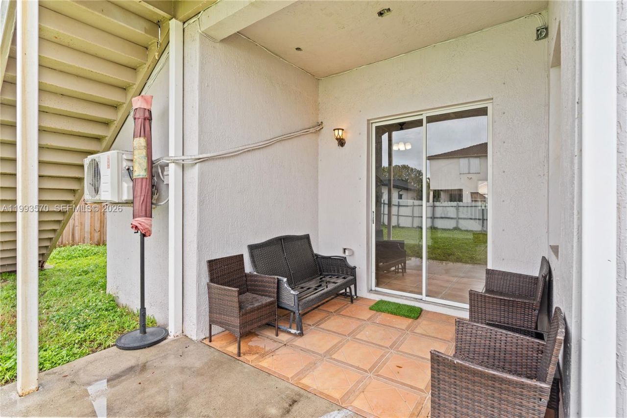 18140 NW 90th Ave, Hialeah, FL 33018 Photo