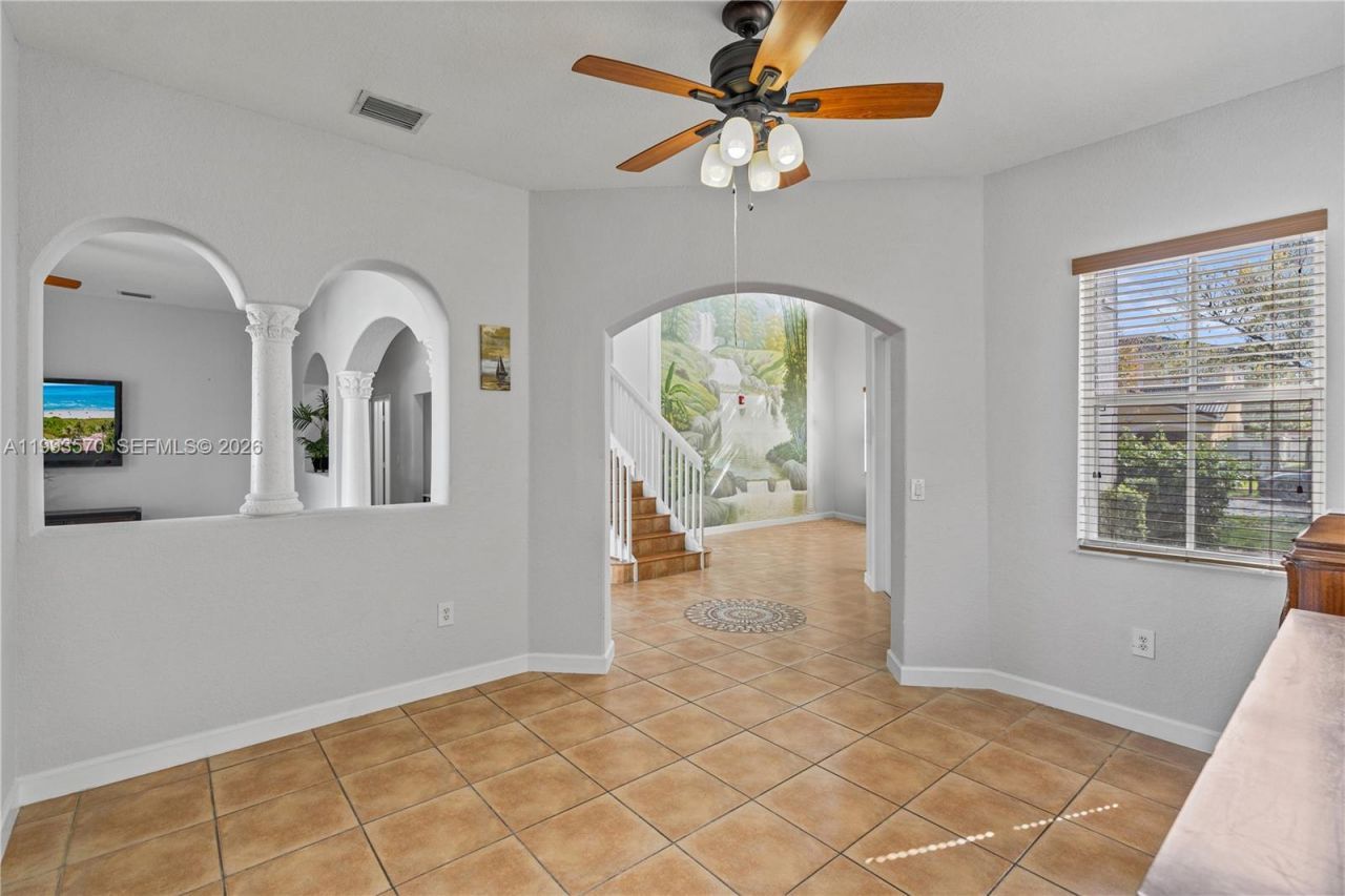 18140 NW 90th Ave, Hialeah, FL 33018 Photo