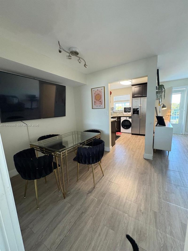 910 Michigan Ave, Unit 505, Miami Beach, FL 33139 Photo