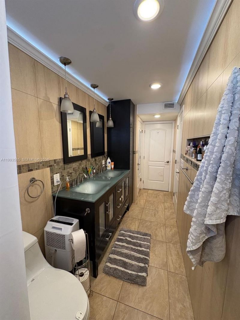 910 Michigan Ave, Unit 505, Miami Beach, FL 33139 Photo