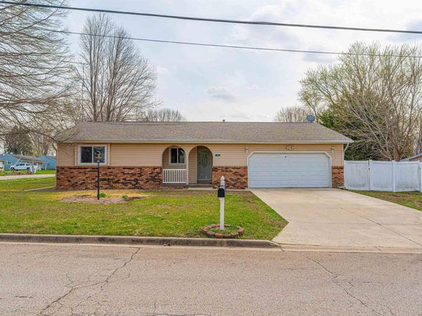 701 21ST Street, Lincoln, IL 62656