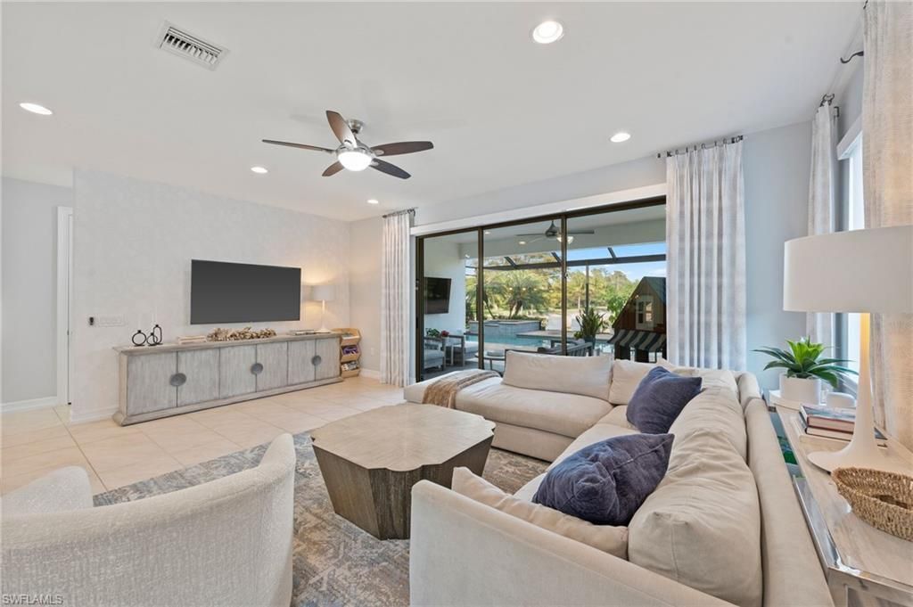 16266 Aberdeen Way, Naples, FL 34110 Photo