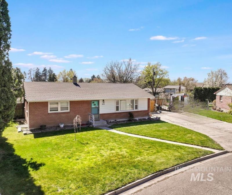 535 Yellowstone Dr, Jerome, ID 83338 Main Photo