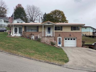 1133 Village Way, Fairmont, WV 26554