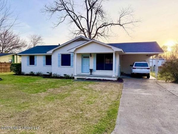 104 Catalpa Drive, Natchez, MS 39120