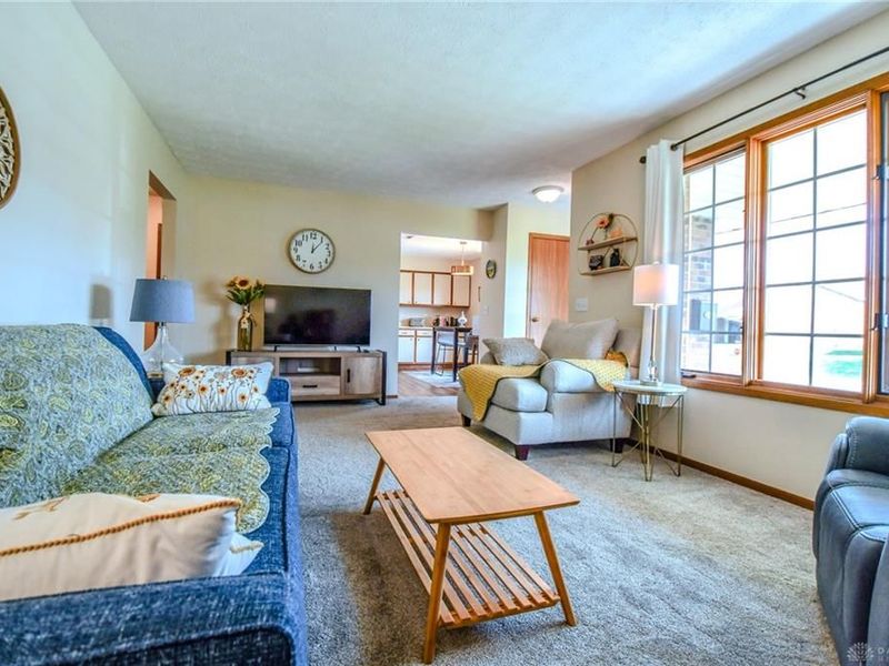 6859 Willow Creek Drive, Huber Heights, OH 45424 Photo 11