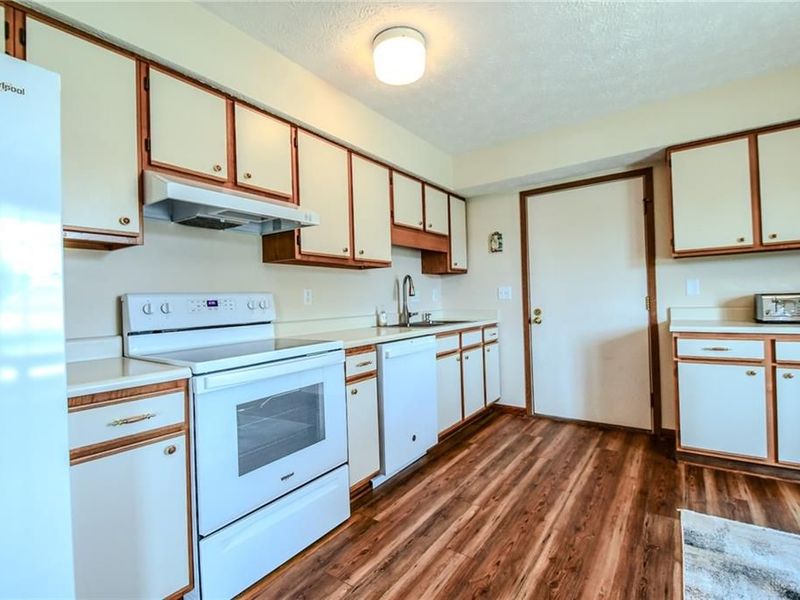 6859 Willow Creek Drive, Huber Heights, OH 45424 Photo 14