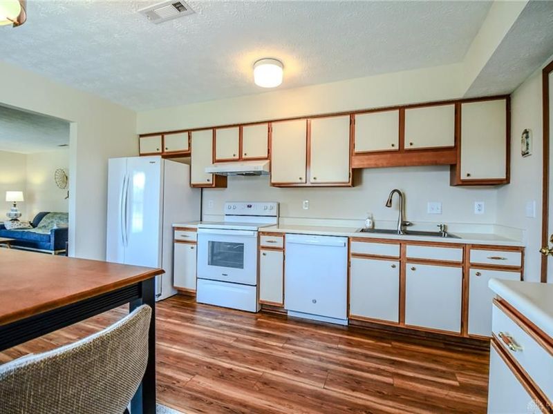 6859 Willow Creek Drive, Huber Heights, OH 45424 Photo 16