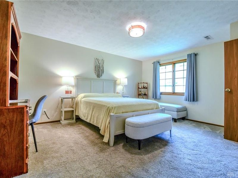 6859 Willow Creek Drive, Huber Heights, OH 45424 Photo 18