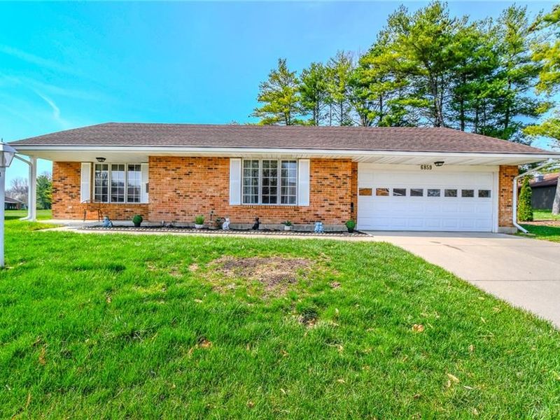 6859 Willow Creek Drive, Huber Heights, OH 45424 Photo 4