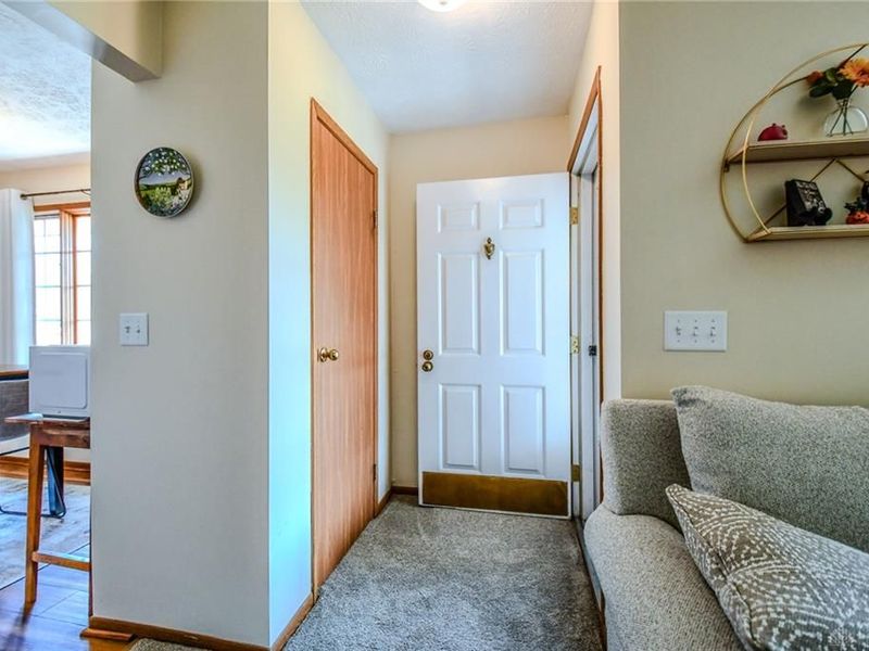 6859 Willow Creek Drive, Huber Heights, OH 45424 Photo 8