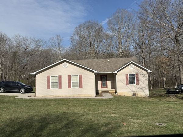 716 Mockingbird Dr , Crossville, TN 38555