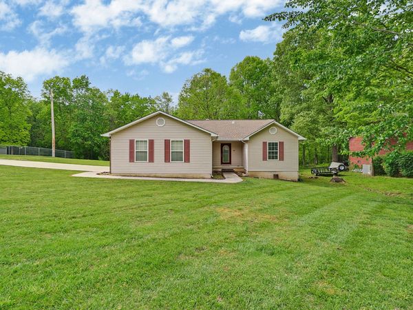 716 Mockingbird Dr, Crossville, TN 38555