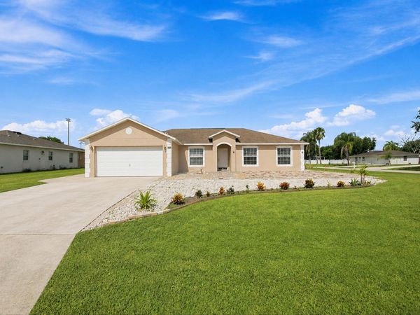 602 SW Kenyoun Street, Port St. Lucie, FL 34983