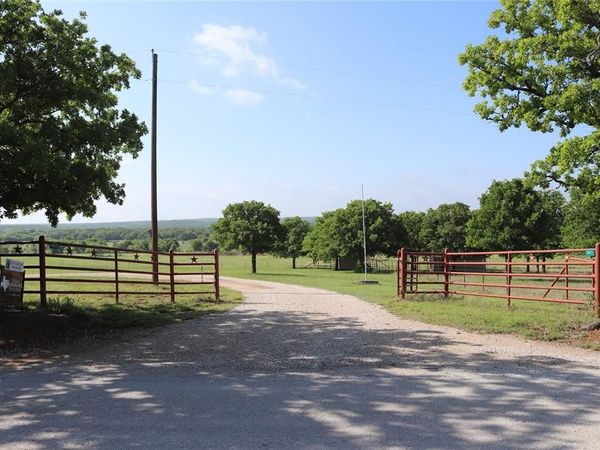 957 Frog Hollar, Bowie, TX 76230