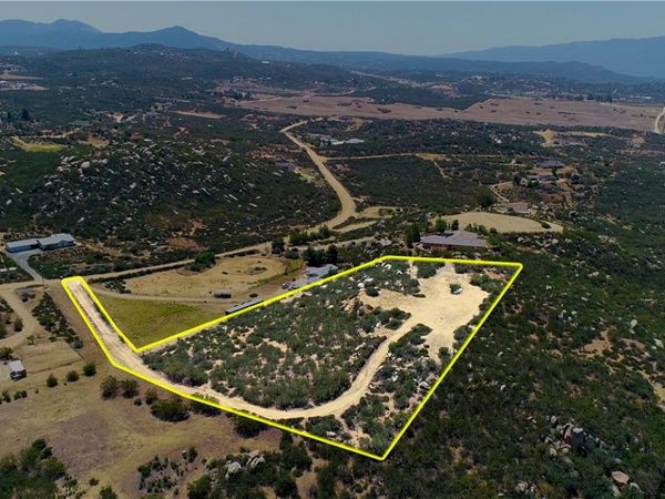 1042 Rolling Hills, Aguanga, CA 92536